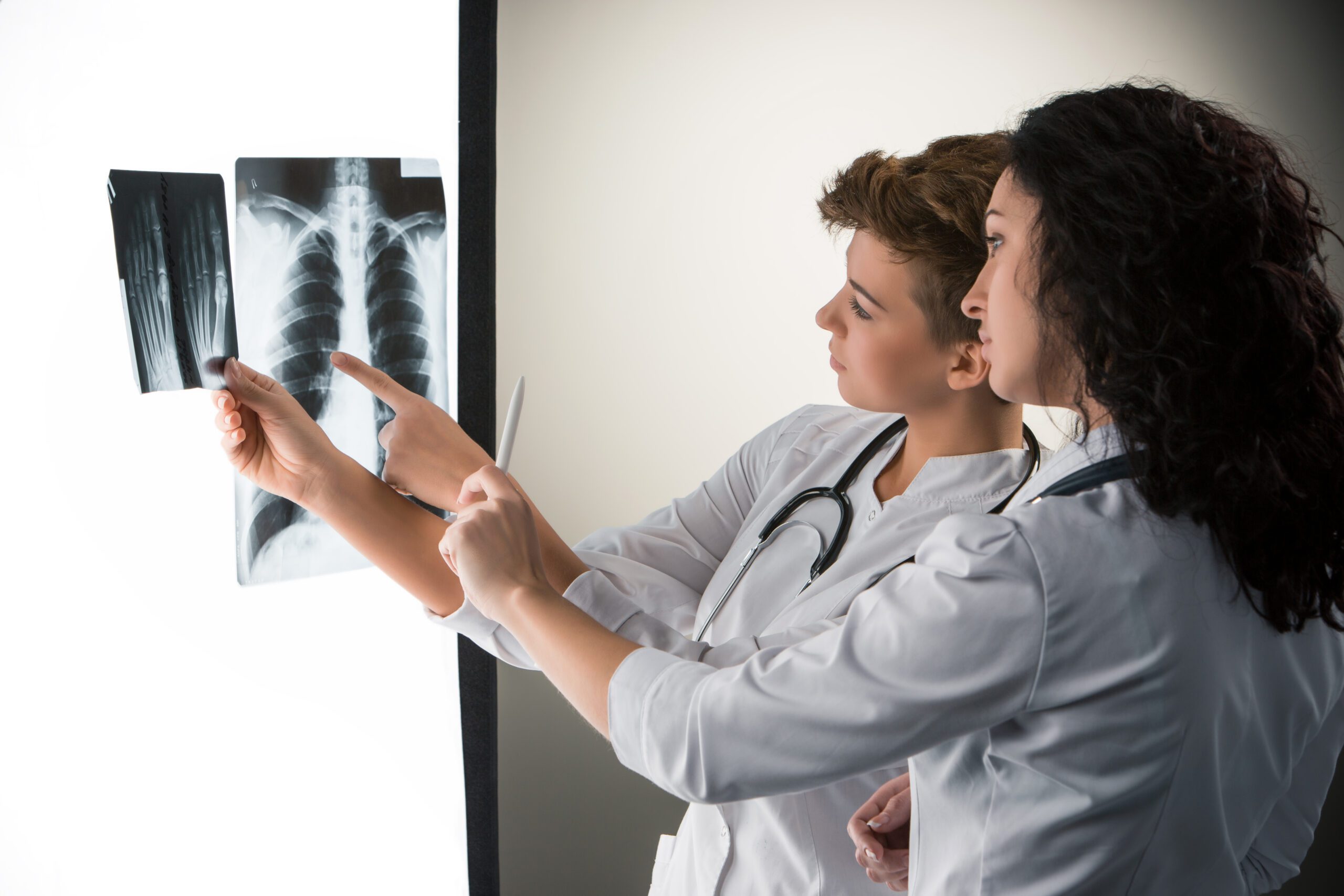 Como recuperar impostos pagos a mais em uma clínica de radiologia?