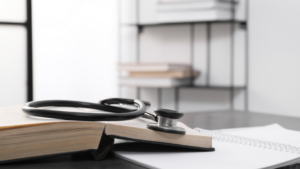 Entenda como o benefício de equiparaçãp hospitalar pode ser aplicado por médicos e clínicas.