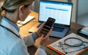 Aplicativo de contabilidade x planilhas: qual é melhor para o médico em cada fase da carreira?